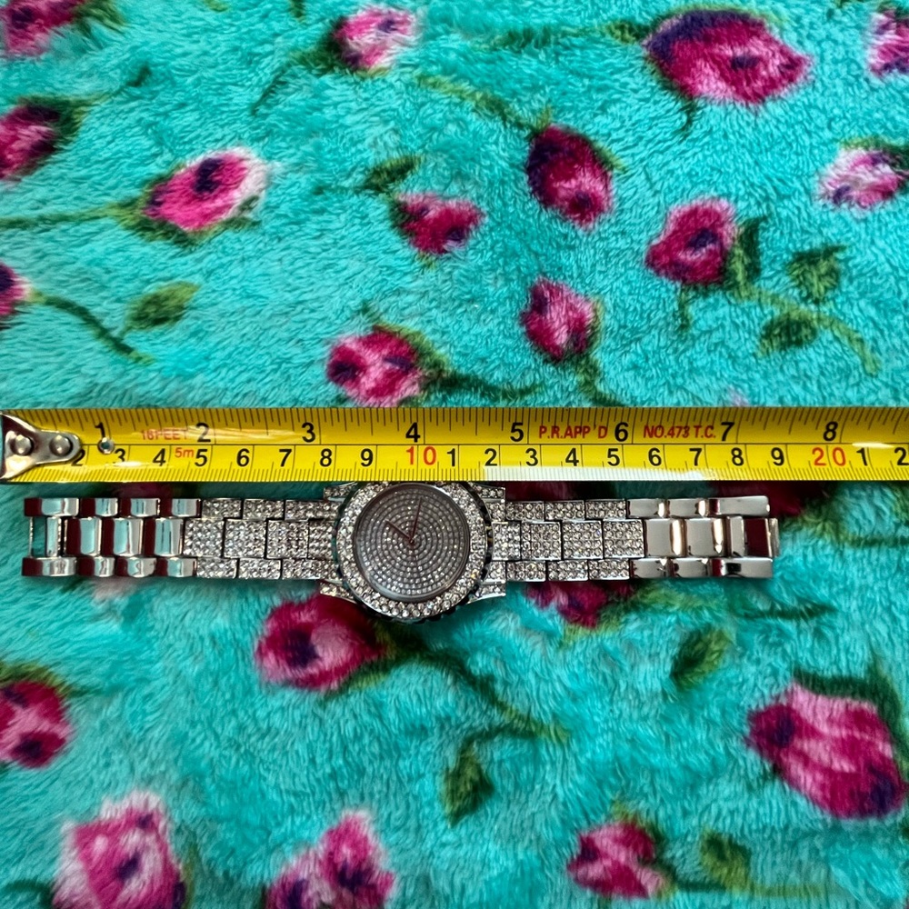 Women’s crystal encrusted watch in silver - Picture 4 of 6